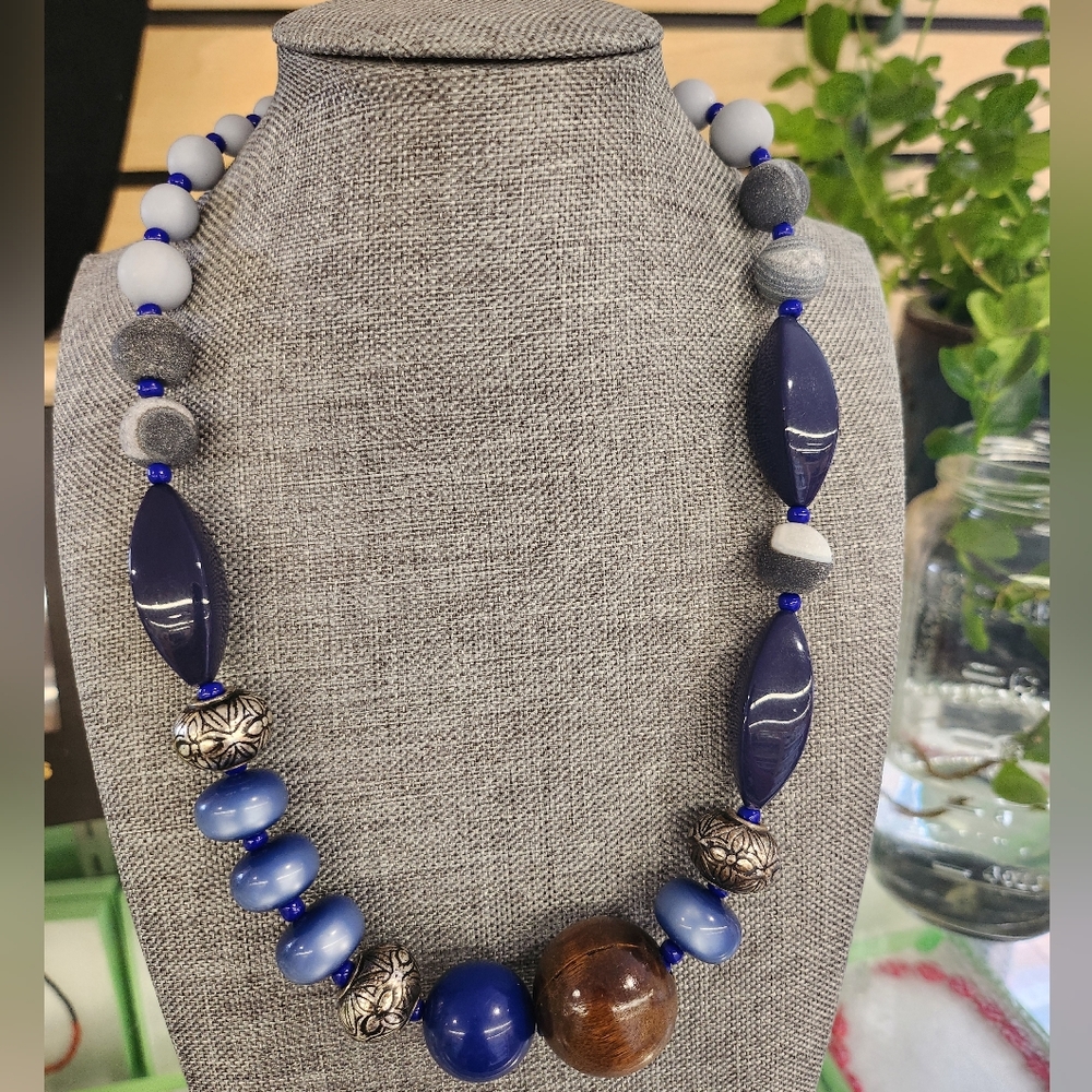 Elegant Blue Beaded Necklace